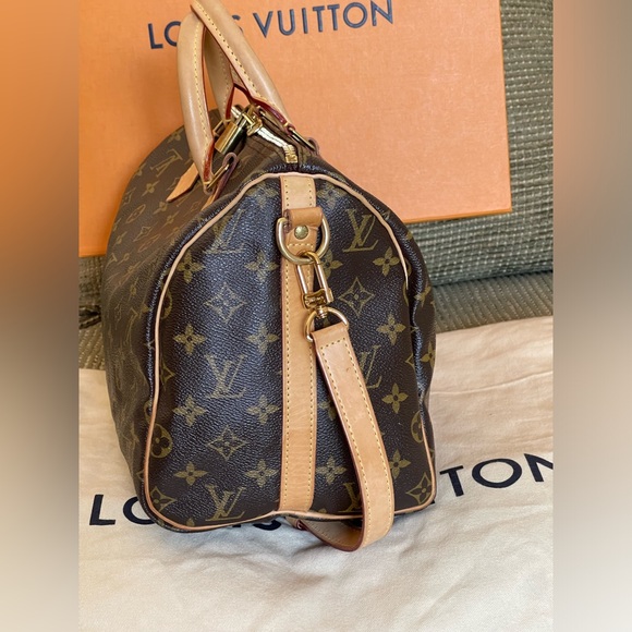 Authentic Louis Vuitton Speedy Bandoulière 30 Monogram - Picture 6 of 16